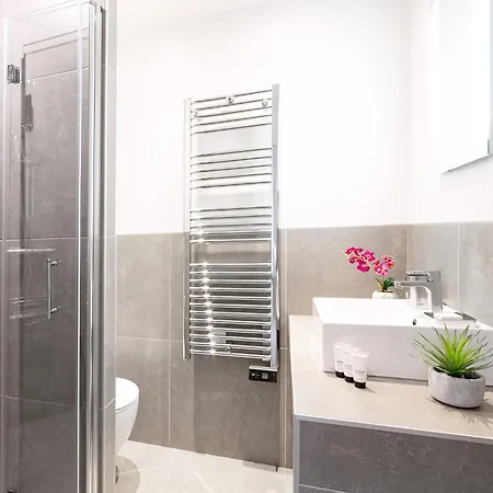 Apartment Livinparis - Luxury Ac 2 & 3 Bedrooms Le Louvre