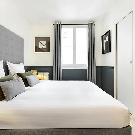 Livinparis - Luxury Ac 2 & 3 Bedrooms Le Louvre * Paris
