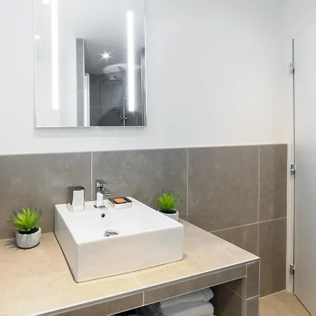 Livinparis - Luxury Ac 2 & 3 Bedrooms Le Louvre * Paris