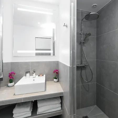 Apartment Livinparis - Luxury Ac 2 & 3 Bedrooms Le Louvre Paris